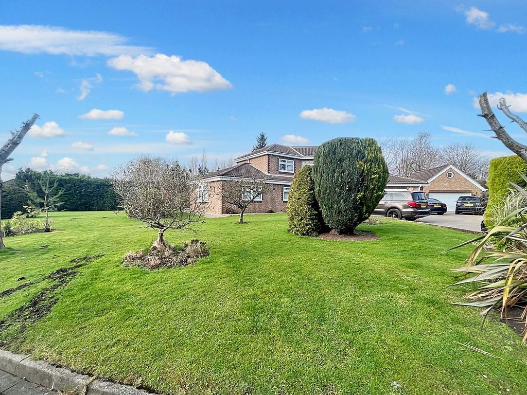 Property photo 2 of 18