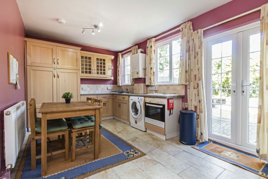 Property photo 3 of 9