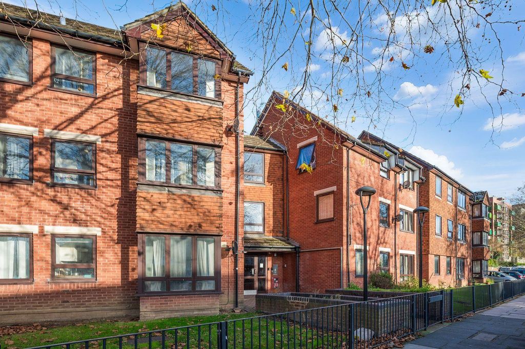 Property photo 2 of 12