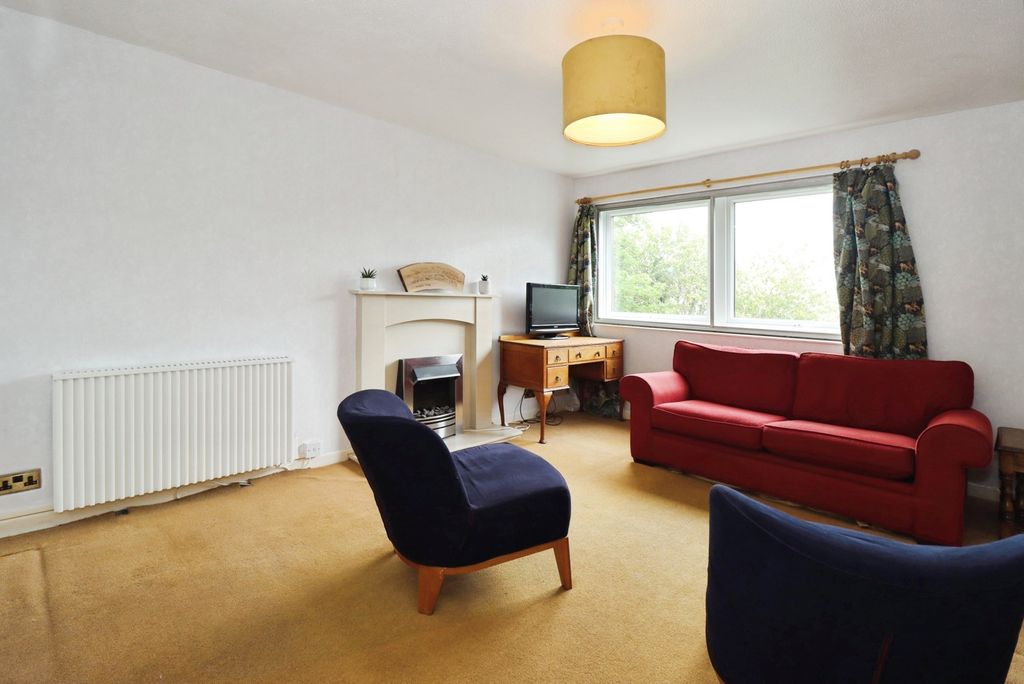 Property photo 2 of 17 Photo