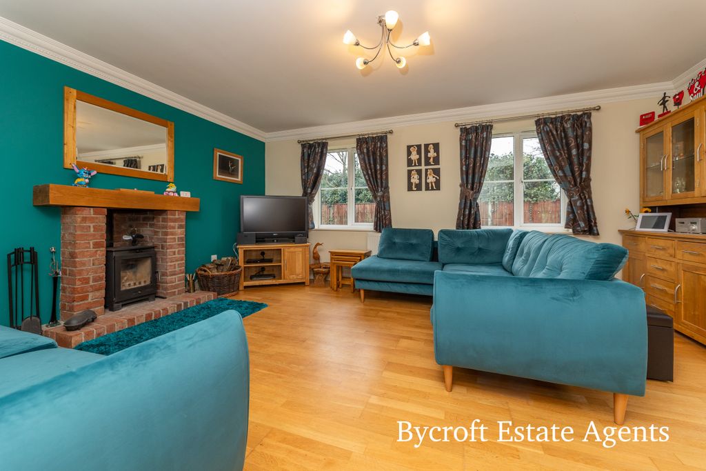 Property photo 2 of 19