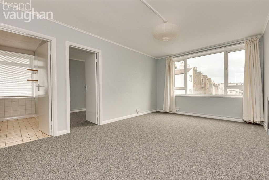 Property photo 2 of 9 Reception