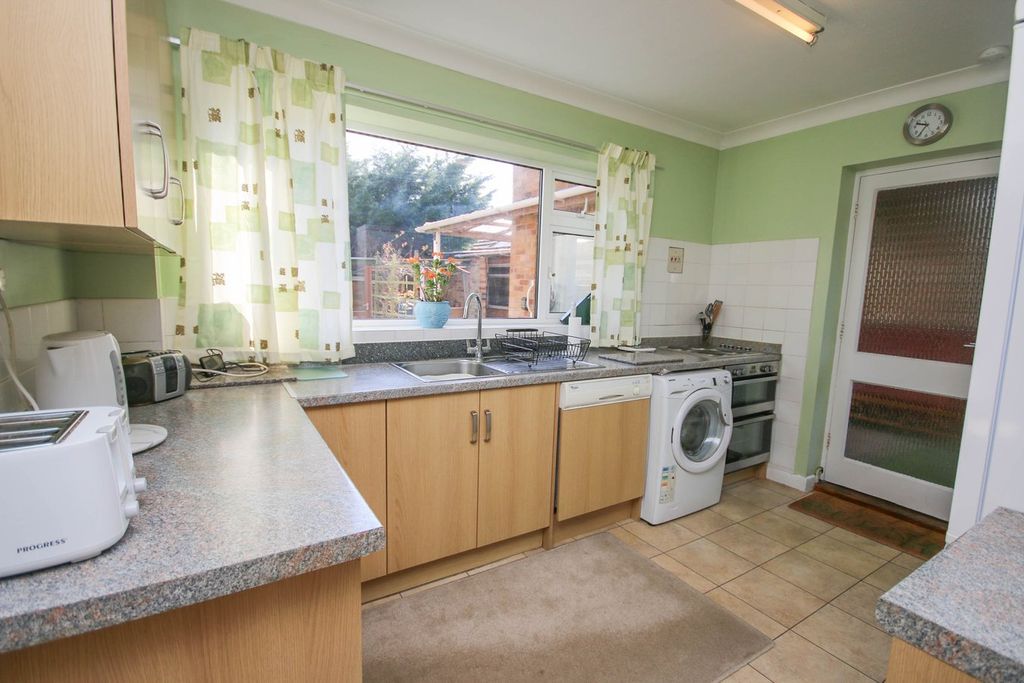 Property photo 2 of 26