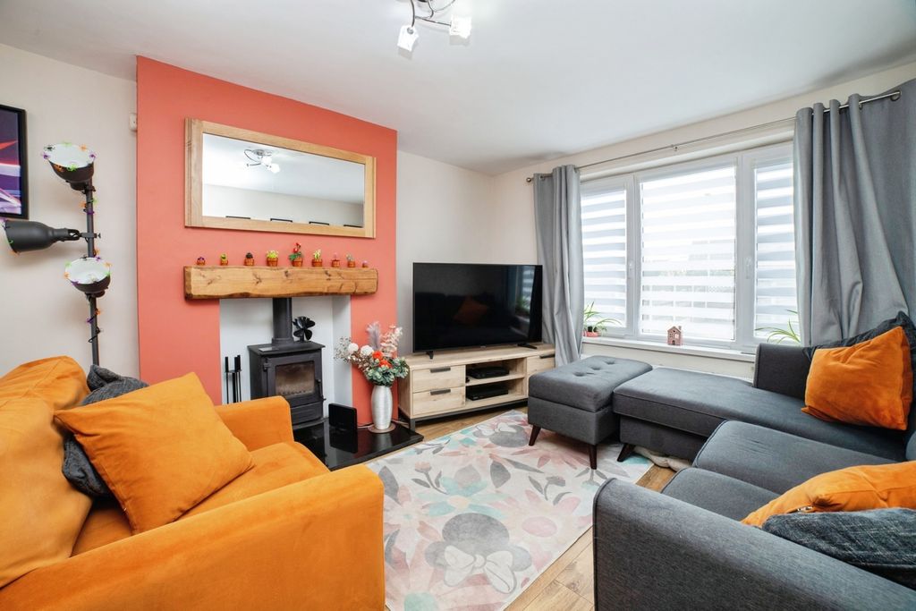 Property photo 2 of 27 Photo