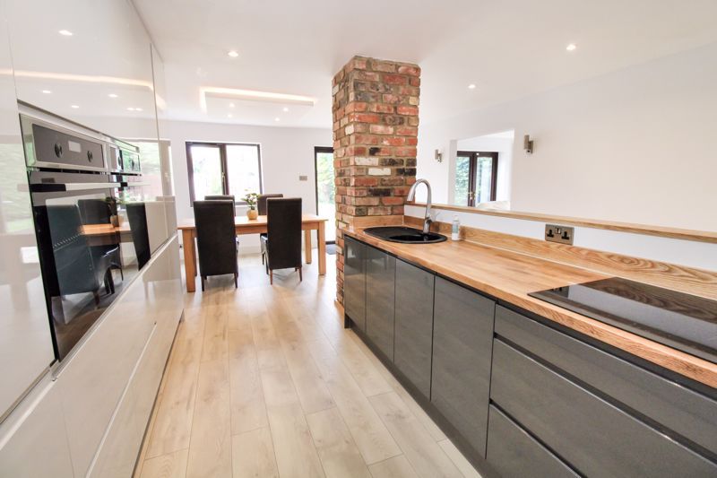 Property photo 3 of 11 Kitchen/Dining Room