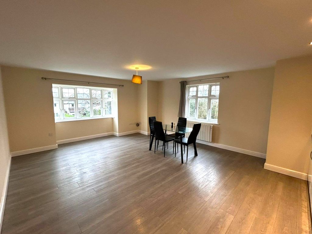 Property photo 2 of 8 Picture No. 13