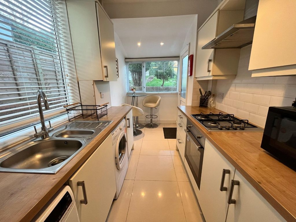 Property photo 2 of 6 4441851