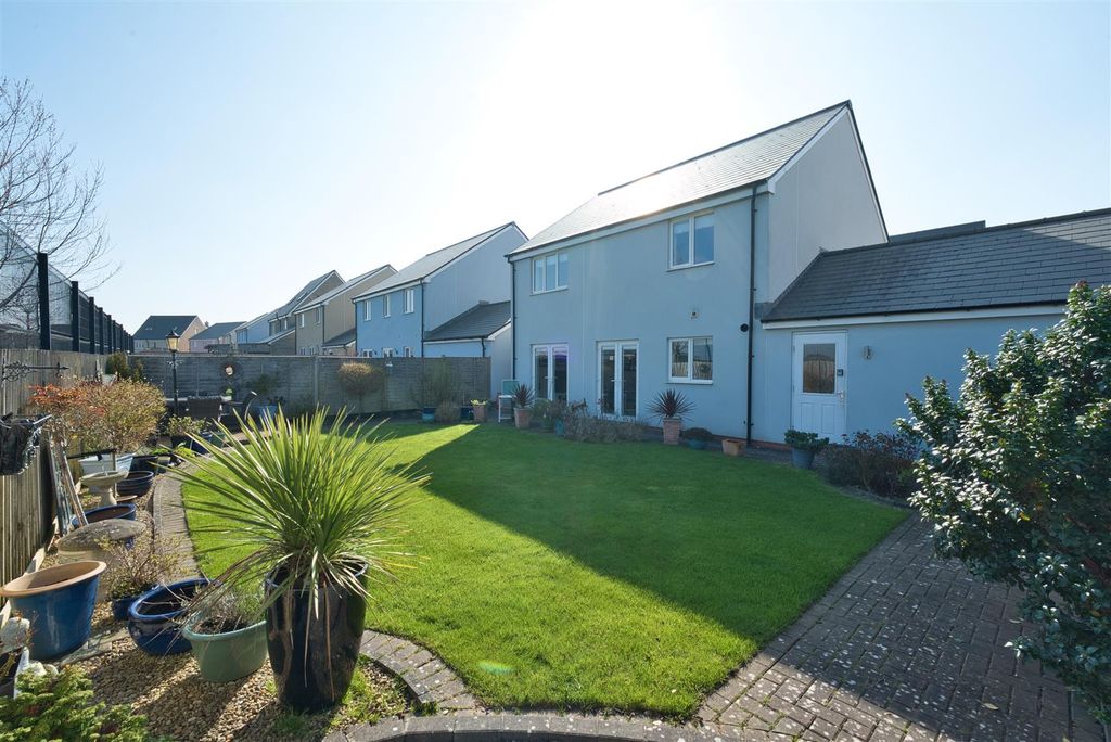 Property photo 2 of 26 Rear Garden