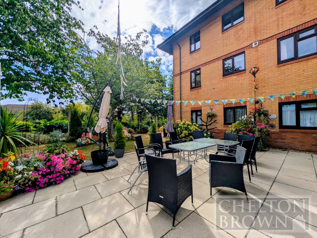 Property photo 3 of 35 Communal Gardens
