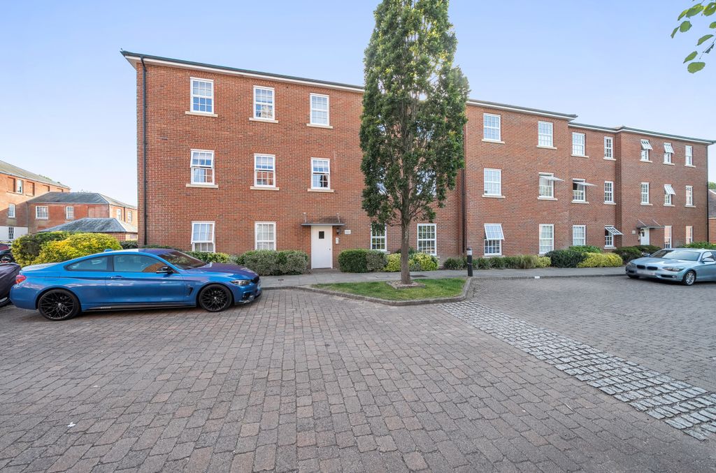 Property photo 1 of 13 1482597-22-6A3c1A...