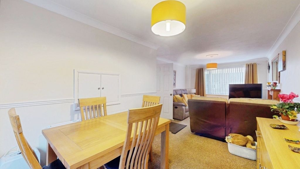 Property photo 2 of 11 Pbox-Img.Jpg