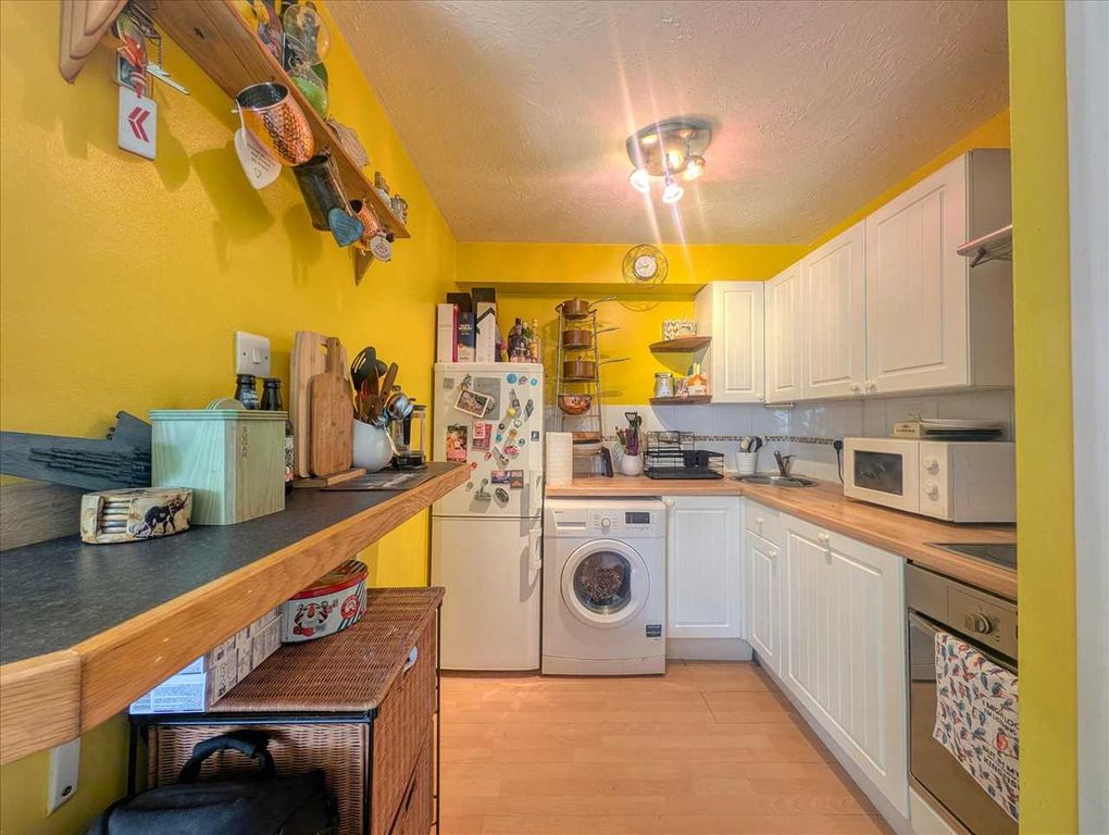Property photo 3 of 13 Kitchen