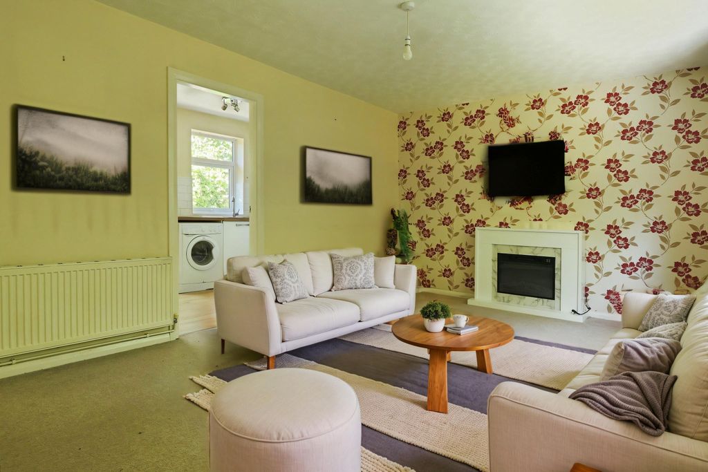 Property photo 2 of 15 3773356