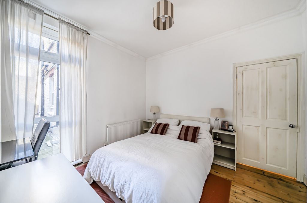 Property photo 3 of 15 1358059-19-68d16B...