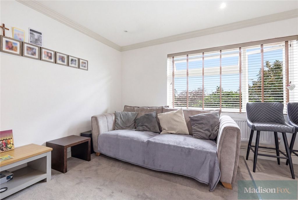 Property photo 3 of 17 Picture No. 09