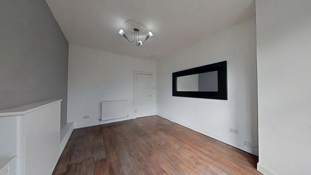Property photo 3 of 10 Picture No. 05
