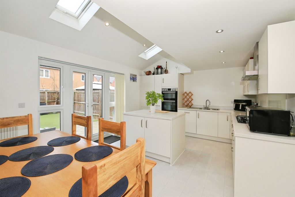 Property photo 2 of 22