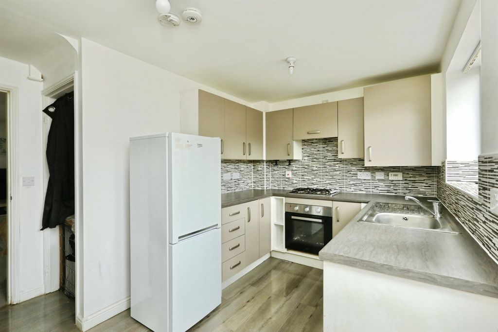 Property photo 3 of 13