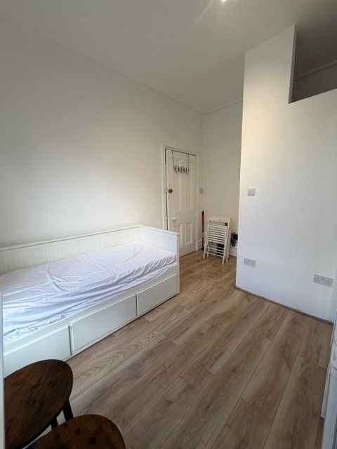 Property photo 3 of 4 Bedroom