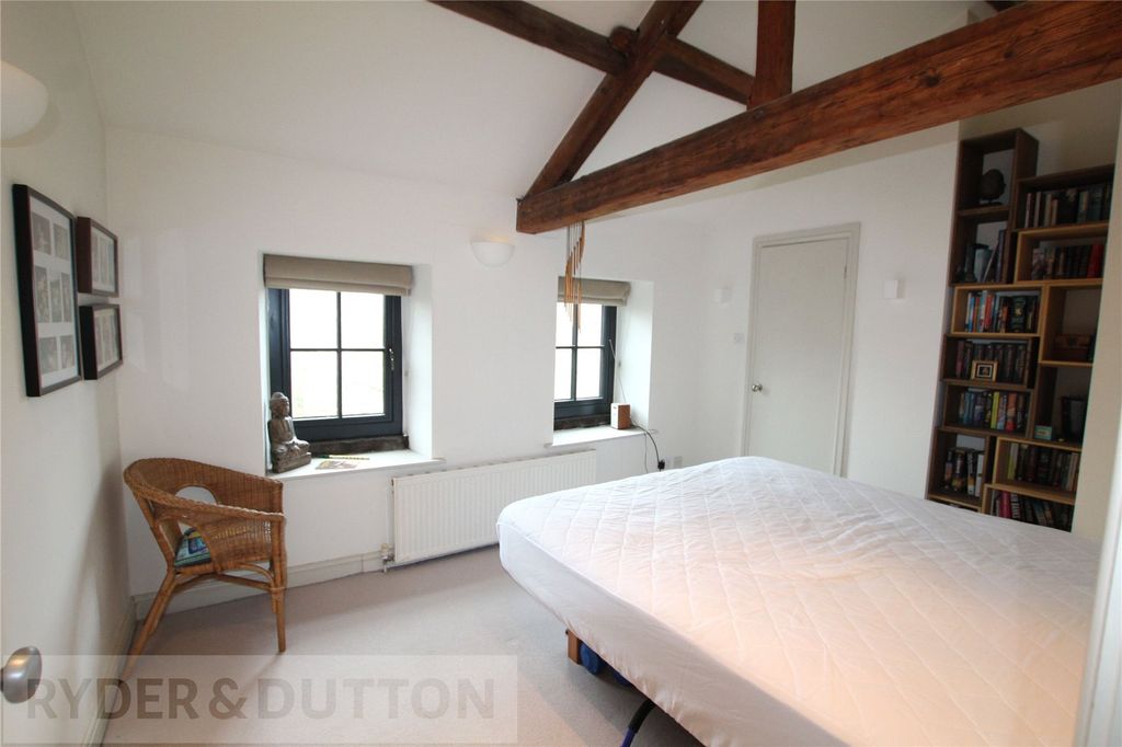 Property photo 2 of 18 Bedroom 1