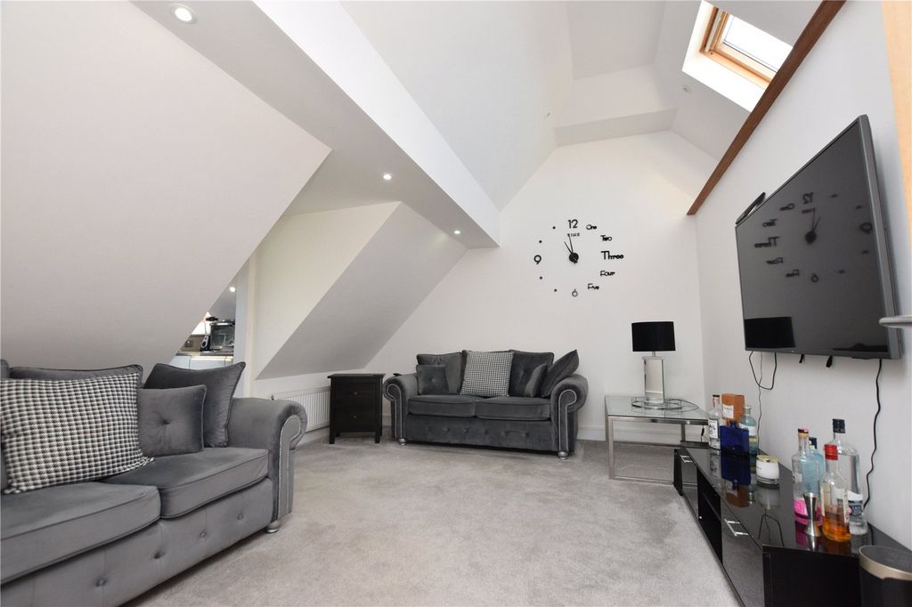 Property photo 3 of 8 Picture No. 04