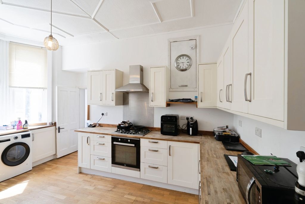 Property photo 3 of 21 Pbox-Img.Jpg