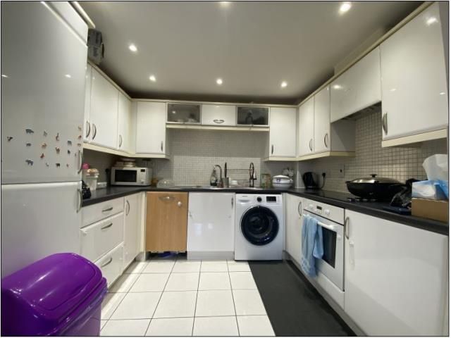 Property photo 2 of 5 Kitchen