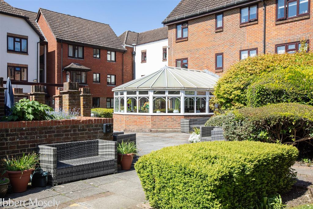 Property photo 1 of 11 20260422-15 Tudor Court5.Jpg