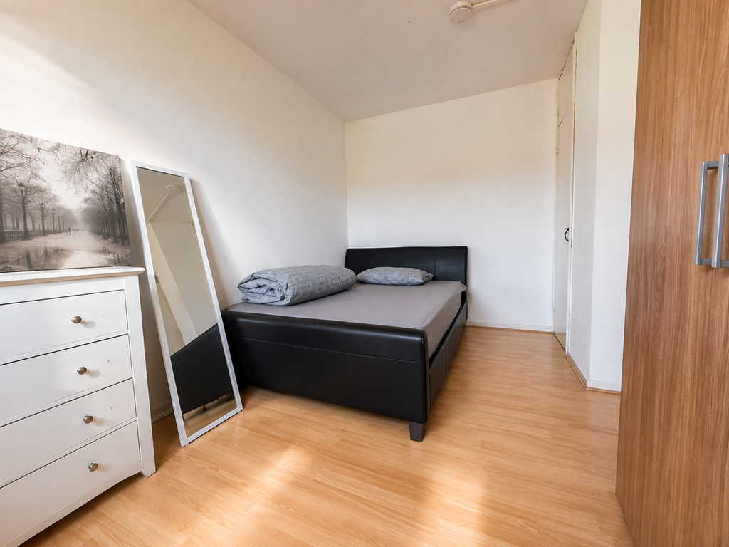 Property photo 3 of 12 Bedroom