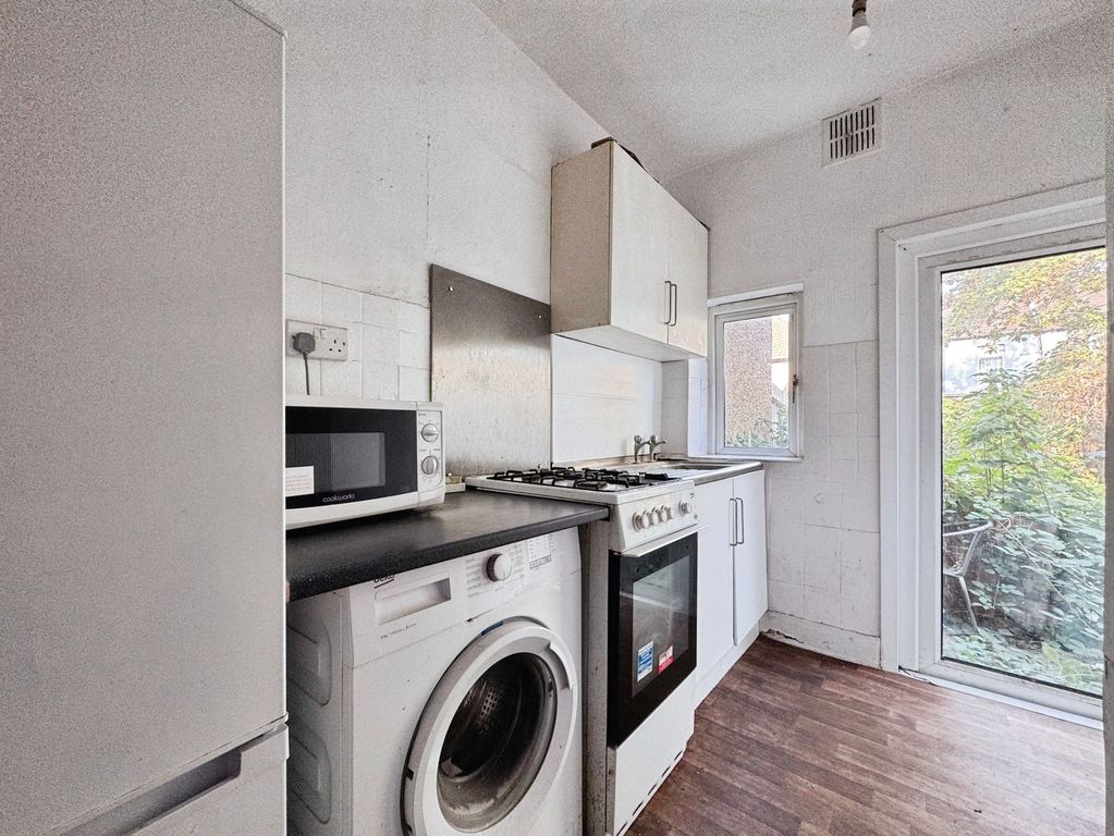 Property photo 3 of 15 Kitchen