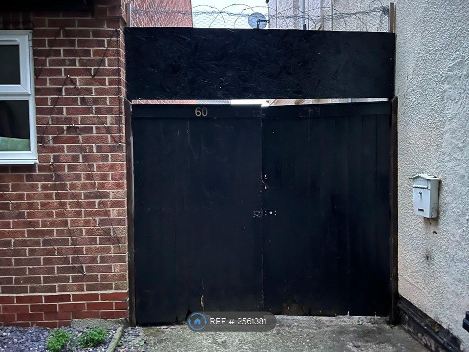 Property photo 3 of 17 Front Gate