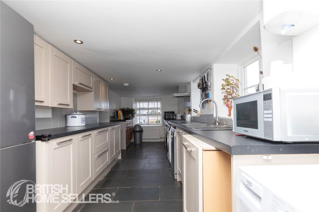 Property photo 3 of 21 Picture No. 04