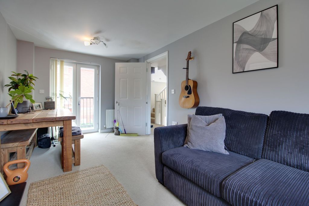 Property photo 2 of 13