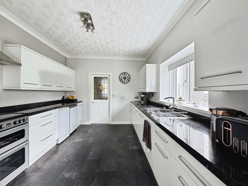 Property photo 3 of 31 4055915