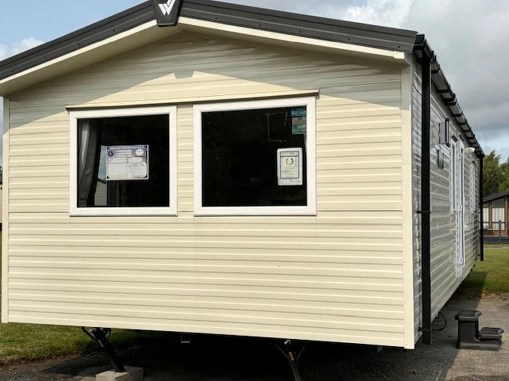 Property photo 2 of 14 Willerby Ellerton Exterior1