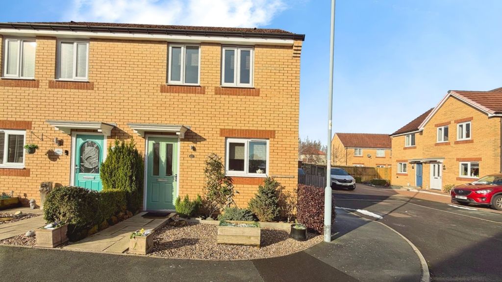 Property photo 1 of 17 External