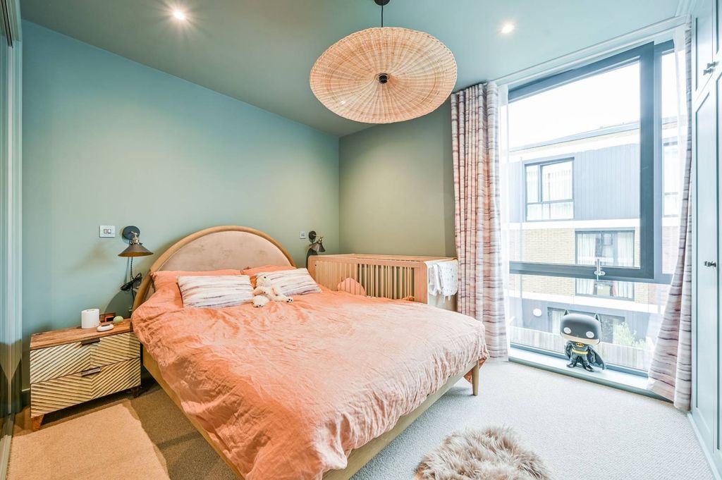 Property photo 2 of 20