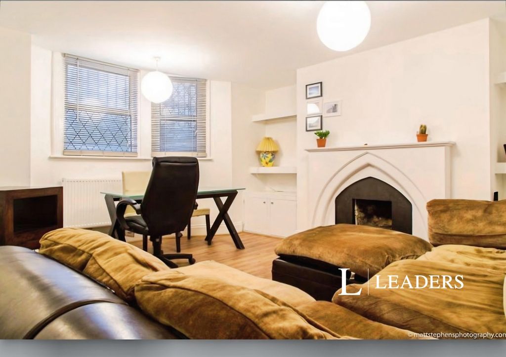 Property photo 1 of 7 Lounge