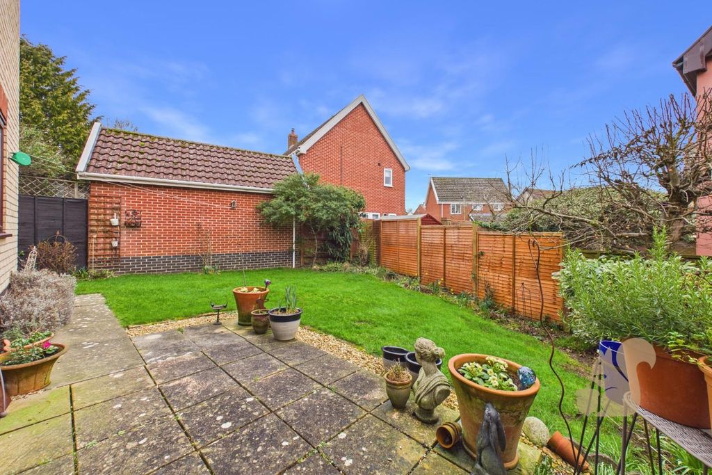 Property photo 3 of 19 Garden