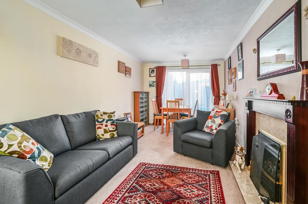 Property photo 3 of 10 Living/Dining Room