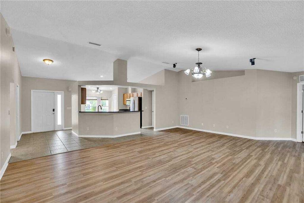 Property photo 3 of 31 <Alttext/>