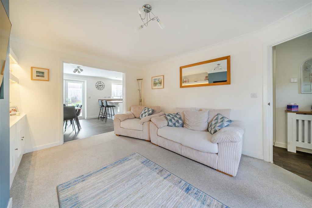 Property photo 3 of 15 1373799-16-68Ff939c6Dfc2.Jpg