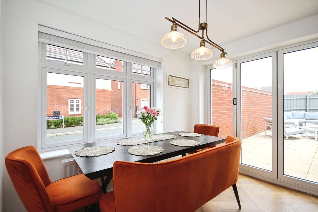 Property photo 3 of 17 Kitchen Dining Room