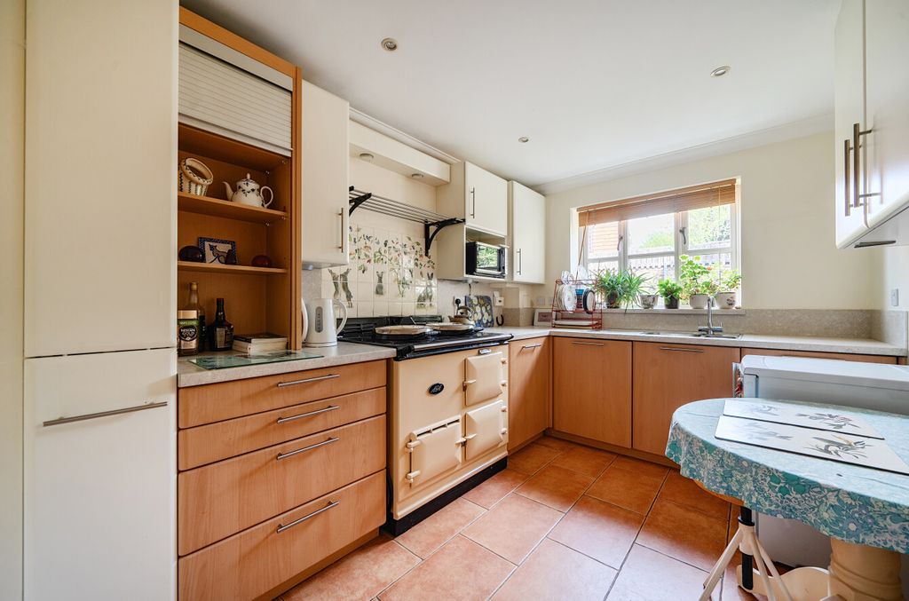Property photo 3 of 12 1349438-16-68c024...