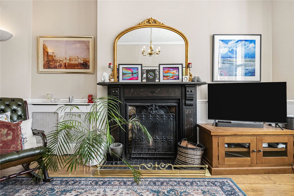 Property photo 2 of 21 Picture No. 29