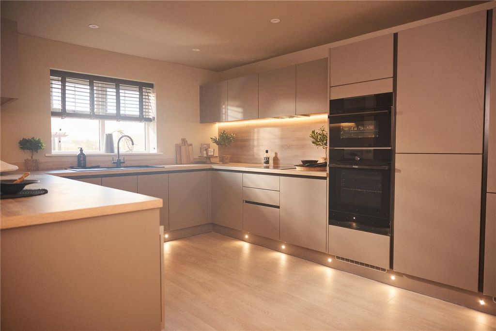 Property photo 2 of 19 Picture No. 01