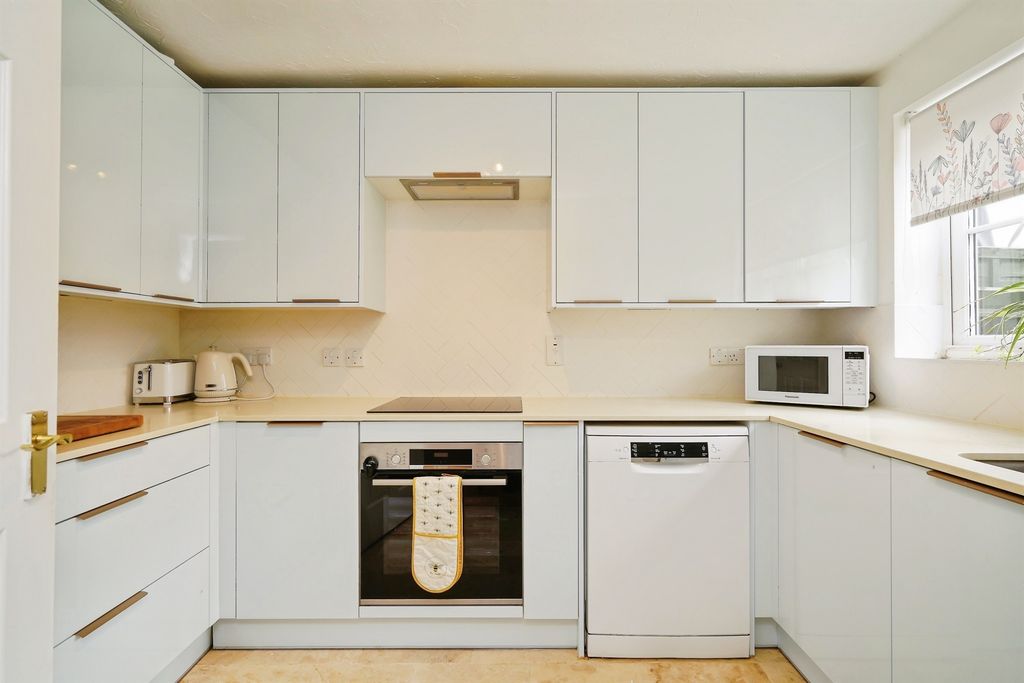 Property photo 3 of 16