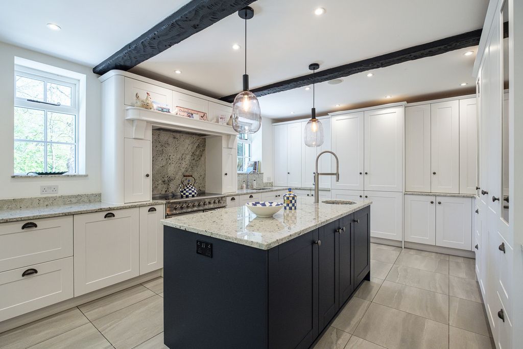 Clamp Hill, Stanmore HA7 photo 5