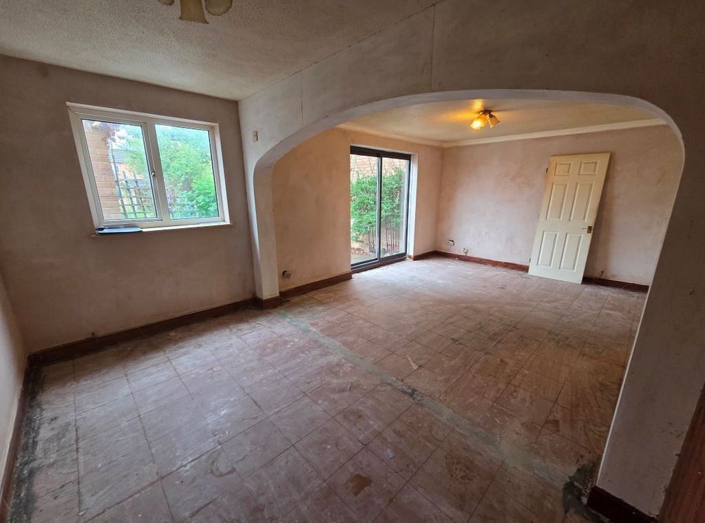 Property photo 2 of 29