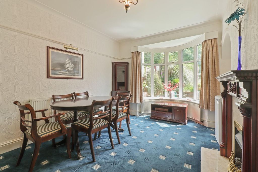 Property photo 3 of 34 Dining Room